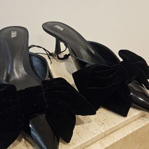 Zara Women's Black Bow Patent Leather Kitten Heels Sz 37